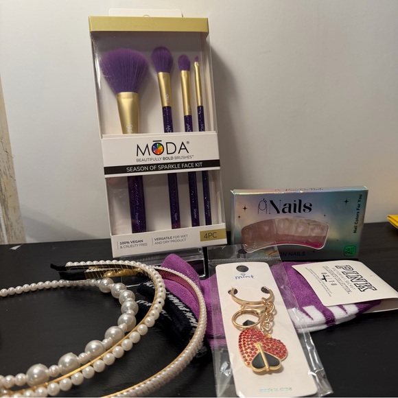 Mystery Valentines bundle of 7 - Picture 3 of 11